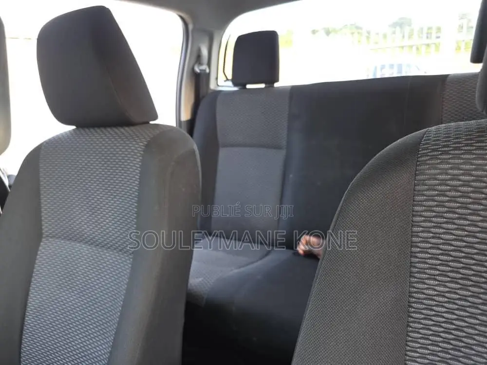 Toyota Hilux 2.4 Diesel 2020 Noir