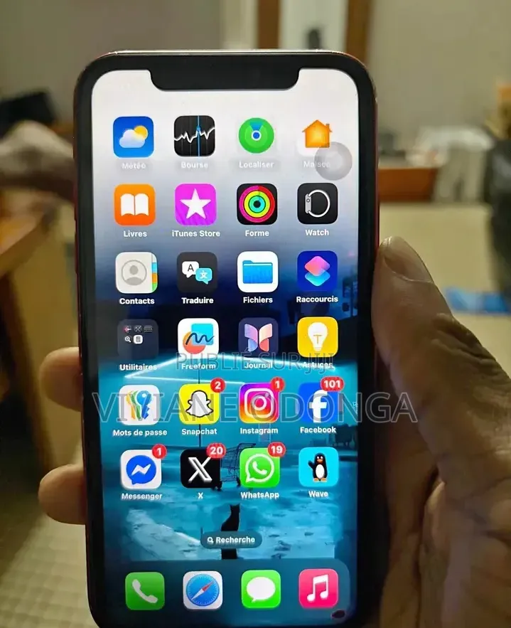 Nouveau Apple iPhone 11 128 GB Rouge