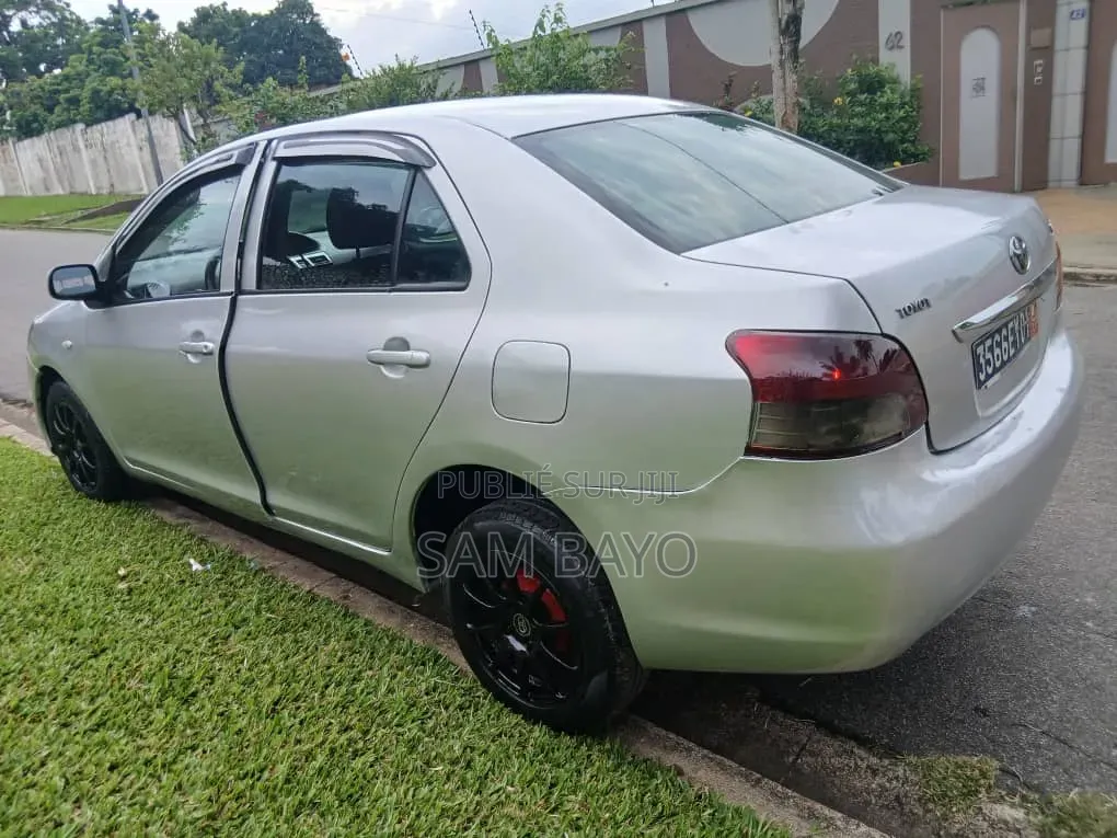 Toyota Yaris 2009 Argenté