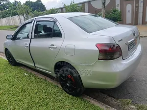 Toyota Yaris 2009 Argenté