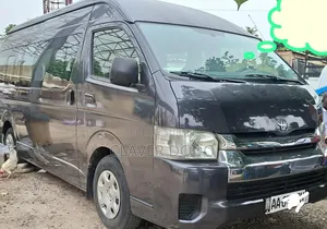 Toyota HiAce 2020 Noir