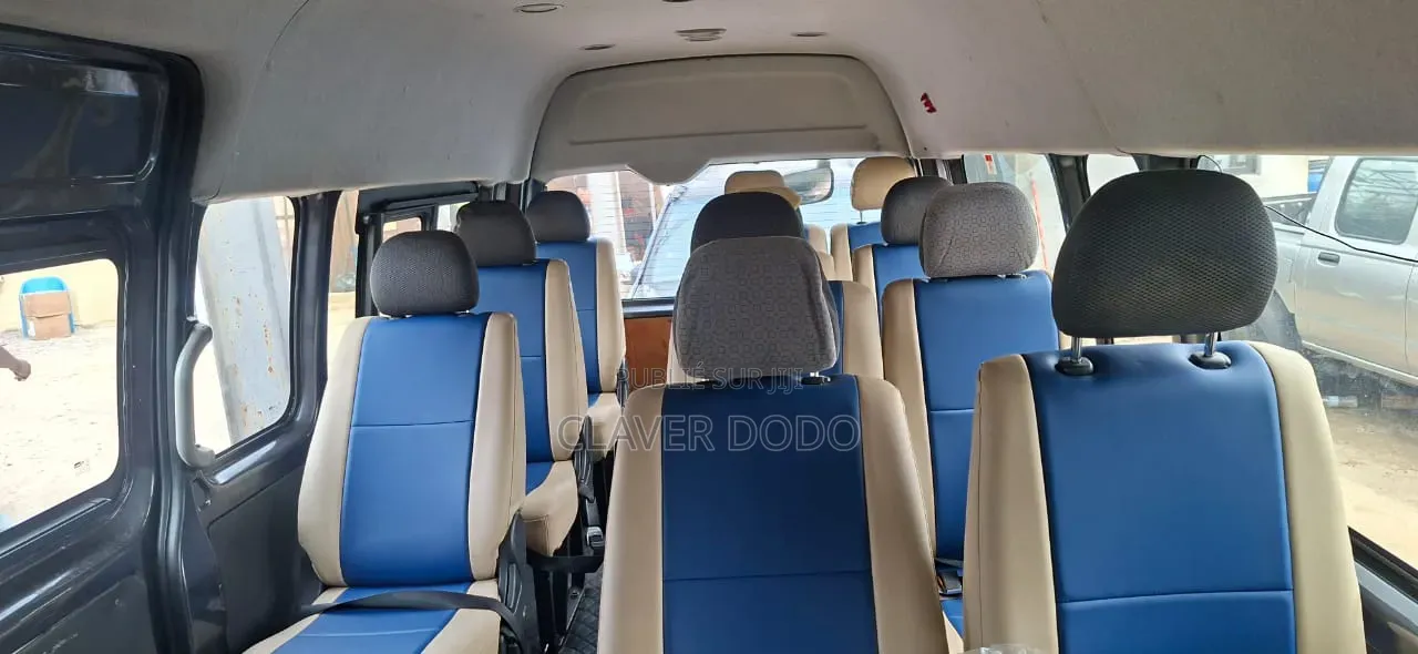 Toyota HiAce 2020 Noir