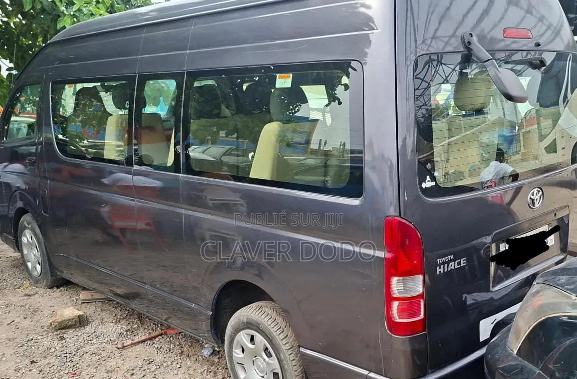 Toyota HiAce 2020 Noir