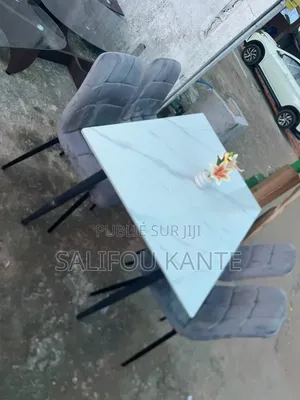 Table À Manger