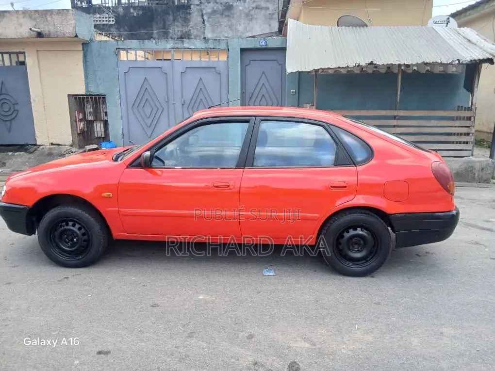 Toyota Corolla 2002 Rouge