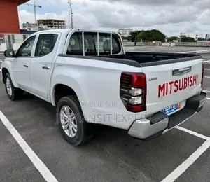 Mitsubishi L200 2021 Blanc