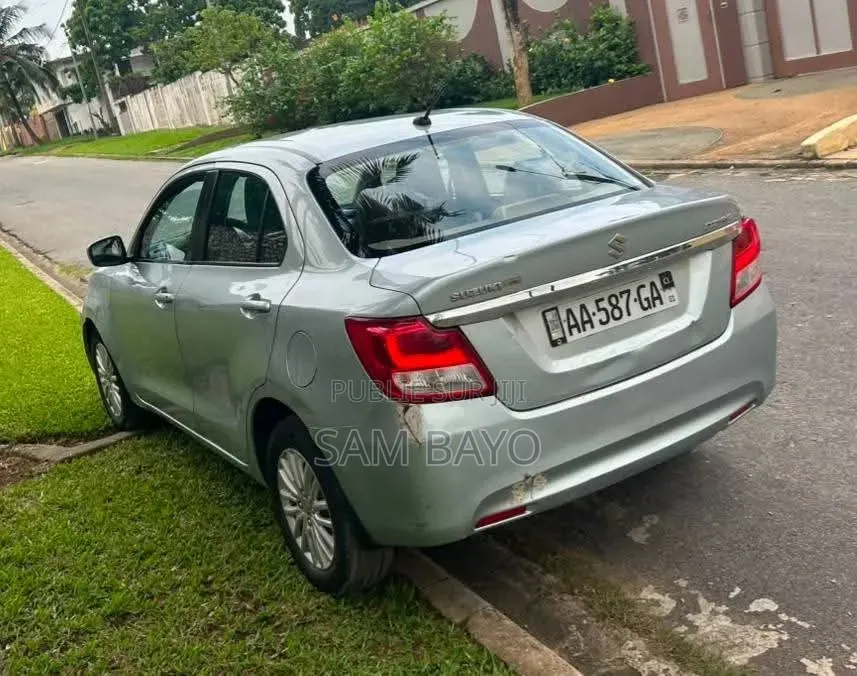 Suzuki Dzire 2024 Argenté