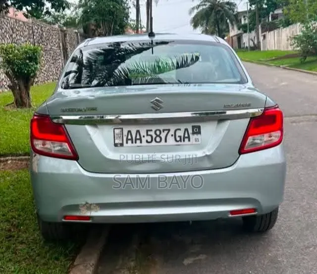 Suzuki Dzire 2024 Argenté