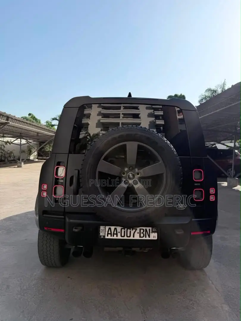 Land Rover Defender V8 2024 Noir