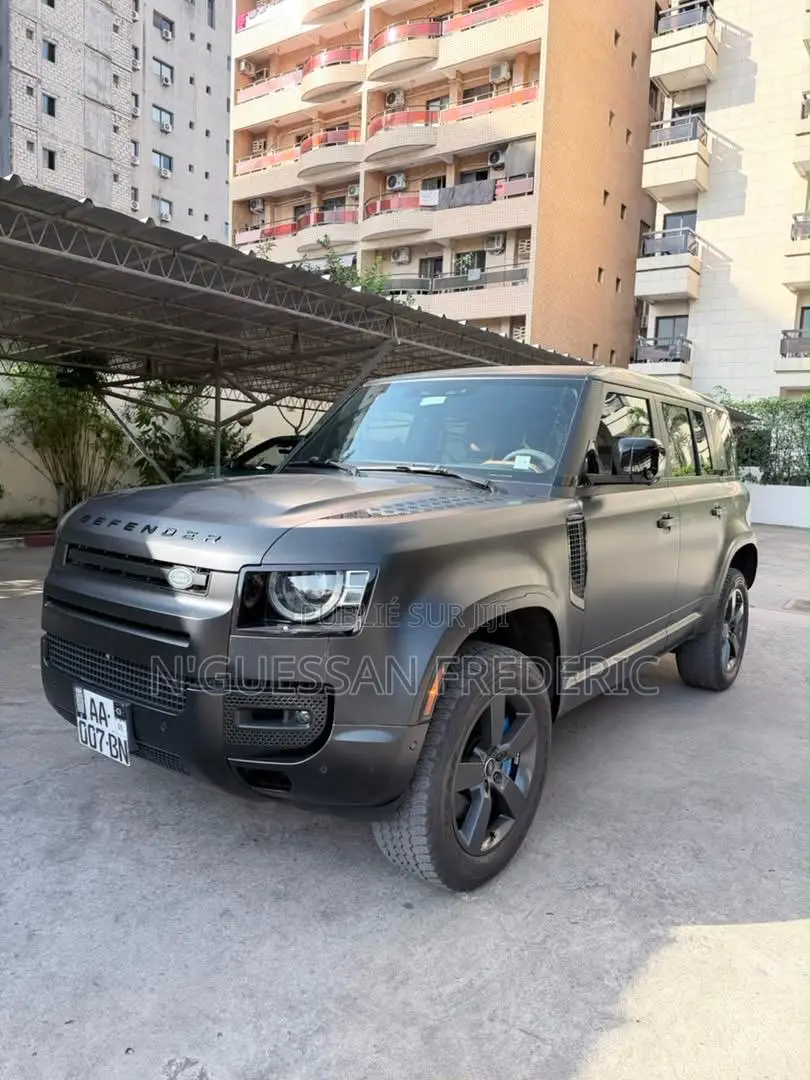 Land Rover Defender V8 2024 Noir
