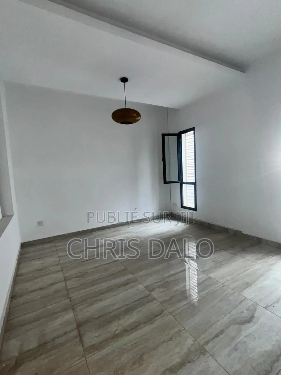 5chbre Duplex dans Djôlo Pierre, Cocody à Louer