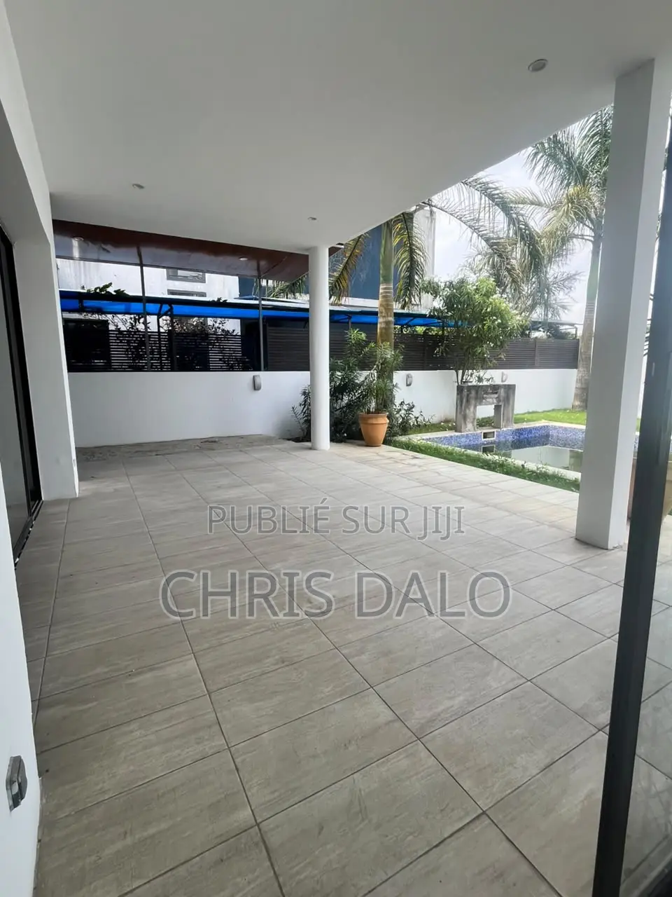 5chbre Duplex dans Djôlo Pierre, Cocody à Louer