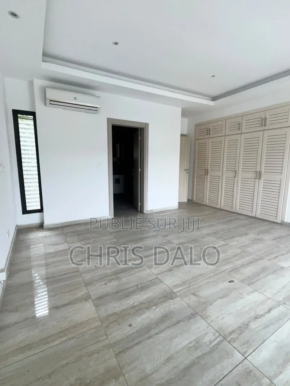 5chbre Duplex dans Djôlo Pierre, Cocody à Louer
