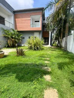 5chbre Duplex dans Djôlo Pierre, Cocody à Louer