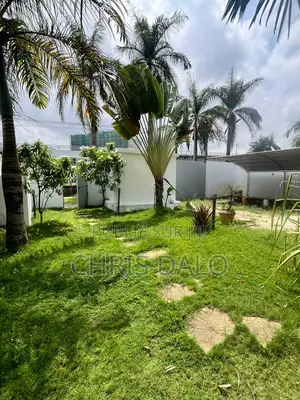 5chbre Duplex dans Djôlo Pierre, Cocody à Louer