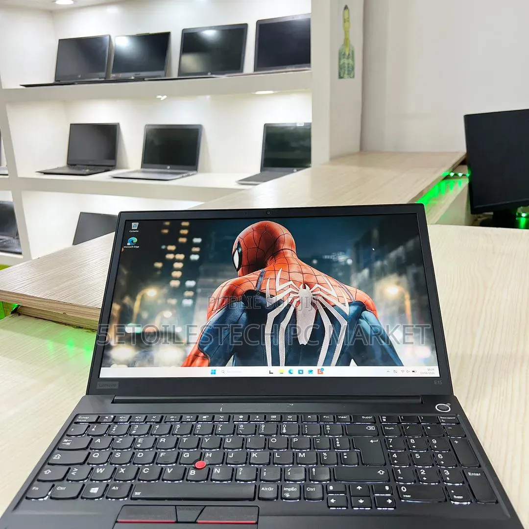Nouveau Lenovo ThinkPad E15 8GB Intel Core i5 SSD 256GB