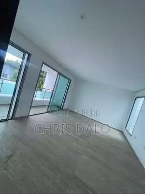 6chbre Duplex dans Dalo Davy Chris, Cocody à Louer