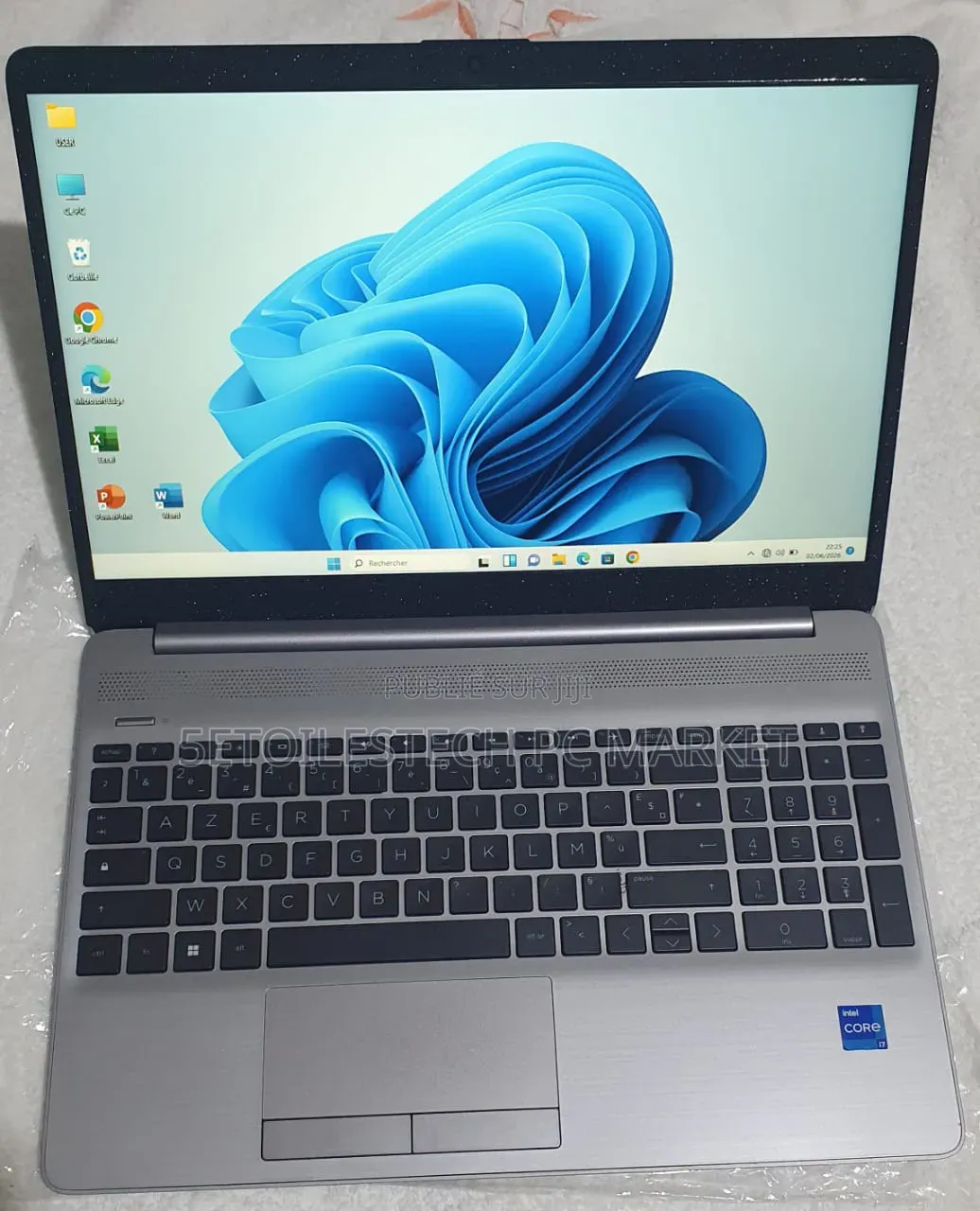 Nouveau Ordinateur portable HP 250 G8 8GB Intel Core i7 SSD 512GB