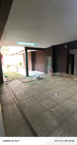 5chbre Duplex dans Dalo Davy Chris, Cocody à Louer