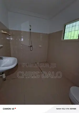 8chbre Duplex dans Dalo Davy Chris, Cocody à Louer