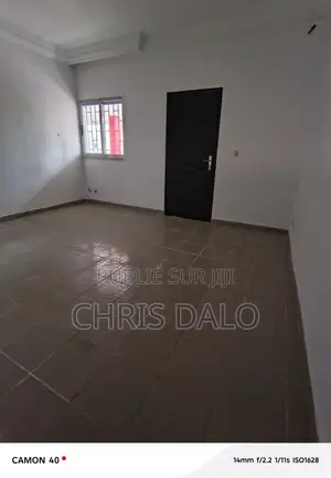 8chbre Duplex dans Dalo Davy Chris, Cocody à Louer