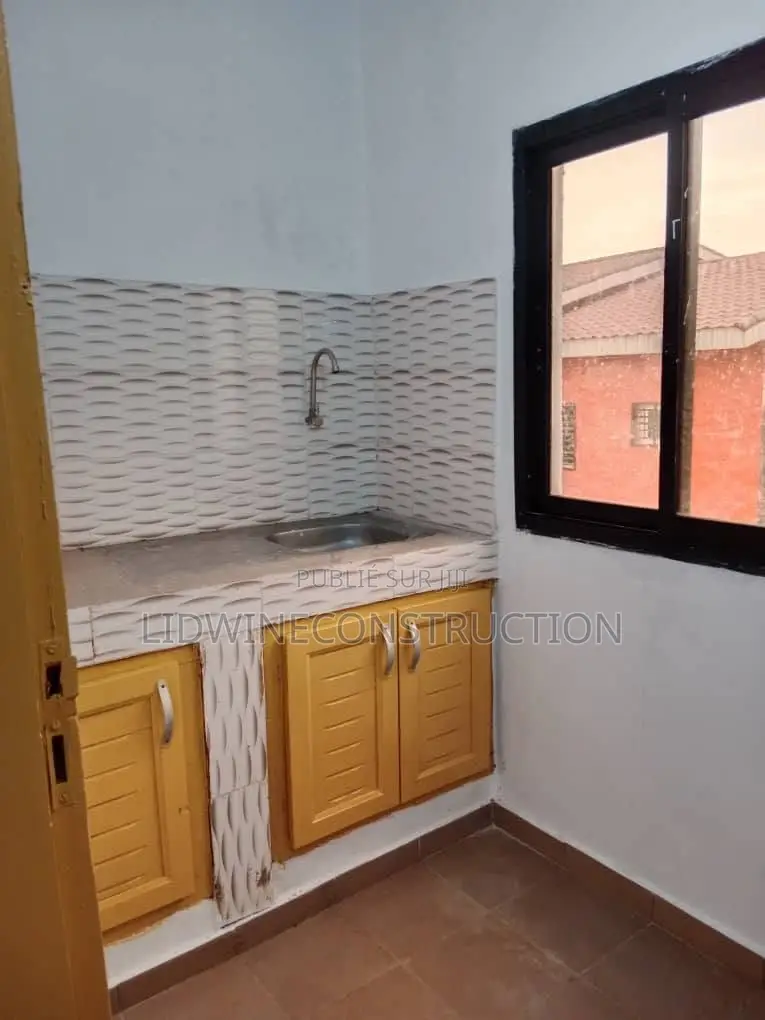 1chbre Appartement dans Cocody à Louer