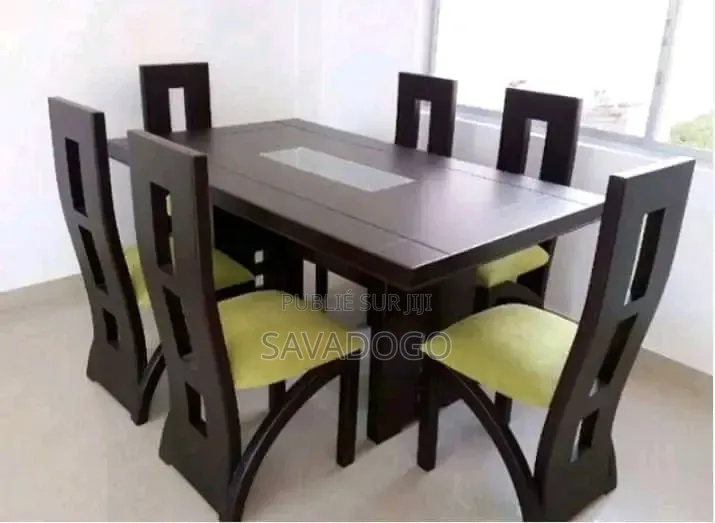 Table À Manger