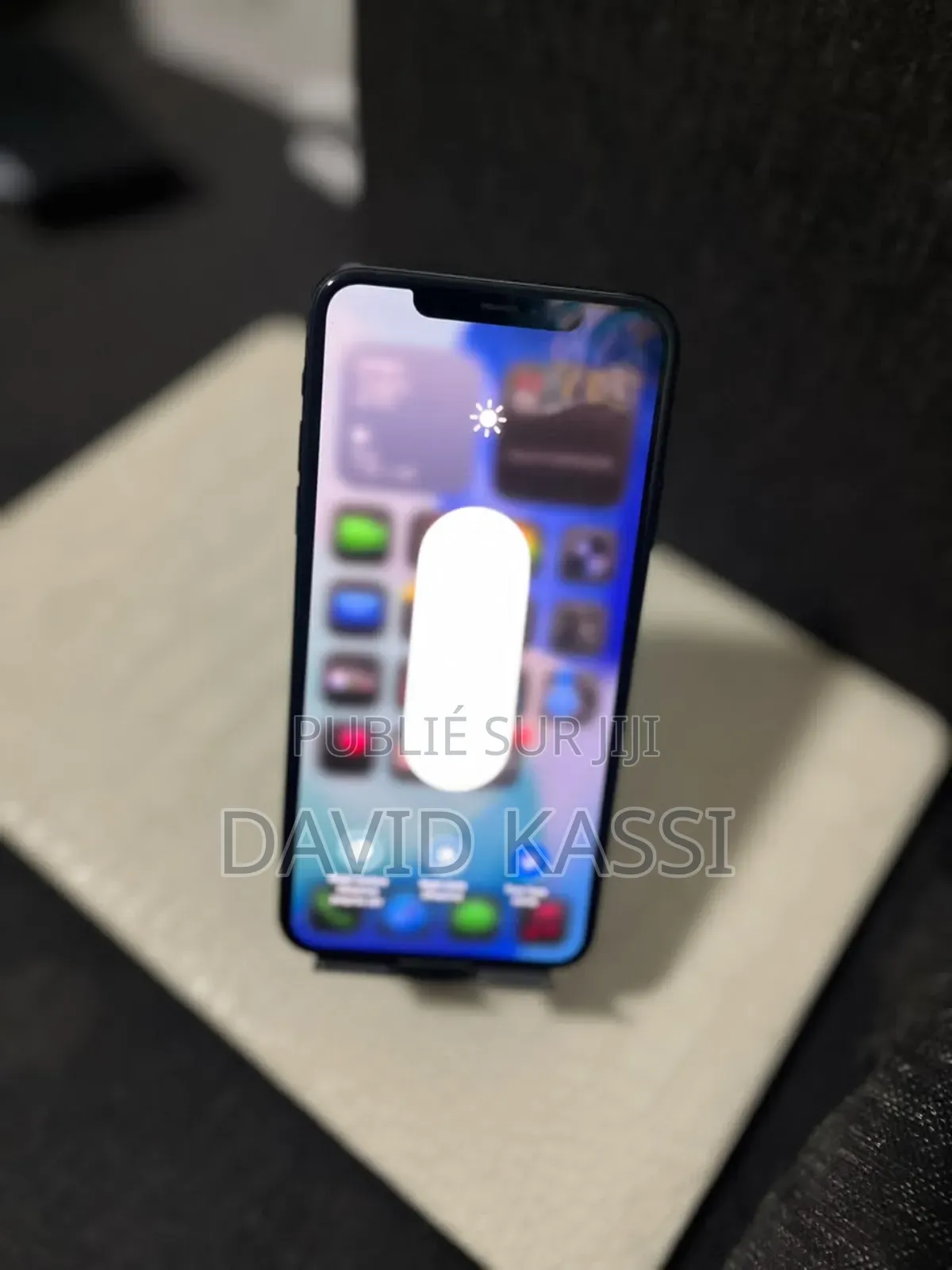 Nouveau Apple iPhone 11 Pro Max 64 GB Vert