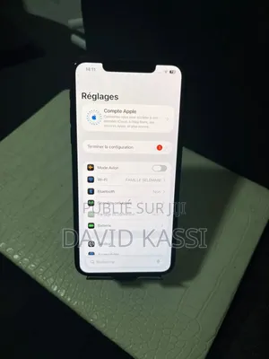 Nouveau Apple iPhone 11 Pro Max 64 GB Vert
