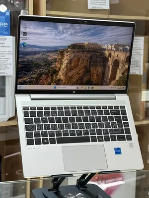 Nouveau HP EliteOne 840 G9 16GB Intel Core i5 SSD 512GB