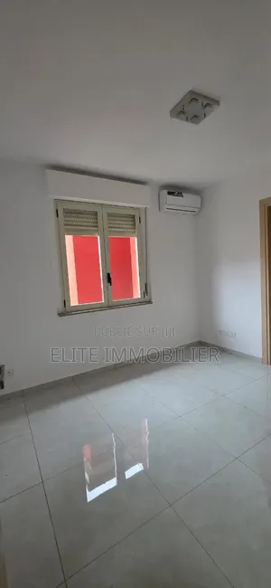 4chbre Villa dans Cité Italie 2, Grand-Bassam à Louer