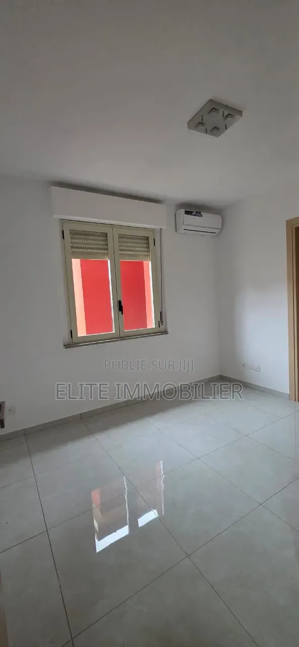 4chbre Villa dans Cité Italie 2, Grand-Bassam à Louer