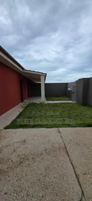 4chbre Villa dans Cité Italie 2, Grand-Bassam à Louer