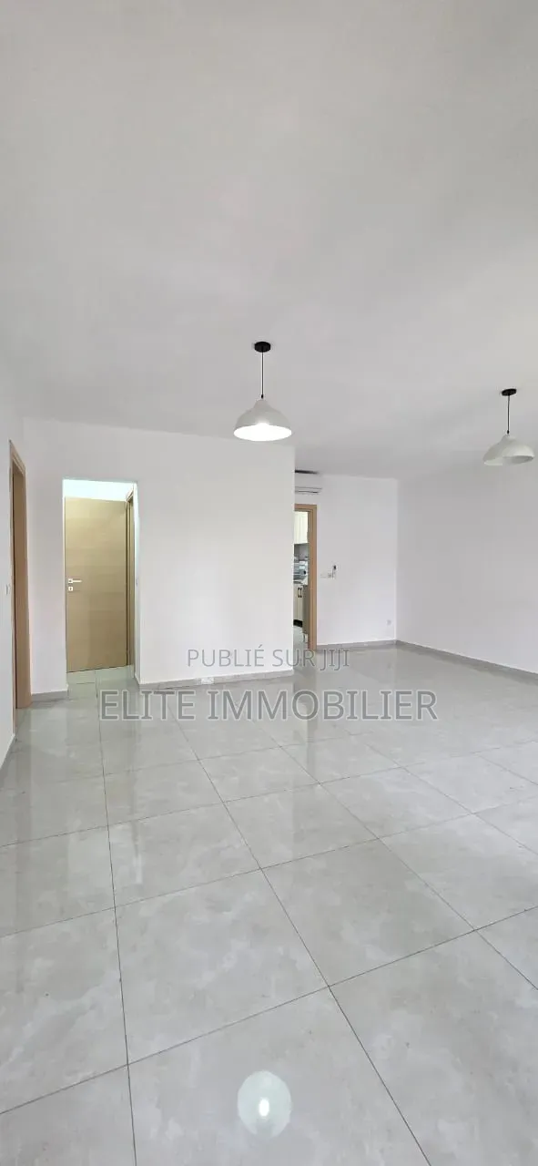 4chbre Villa dans Cité Italie 2, Grand-Bassam à Louer