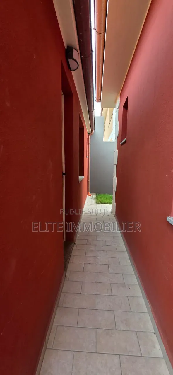 4chbre Villa dans Cité Italie 2, Grand-Bassam à Louer