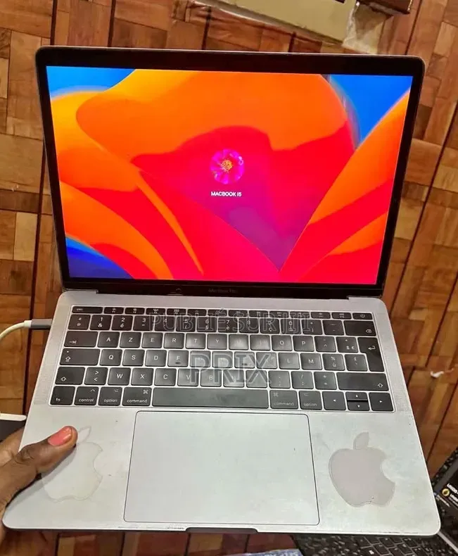 Nouveau Apple MacBook Air 2022 M2 32GB AMD Ryzen 7 SSHD (Hybrid) 3T