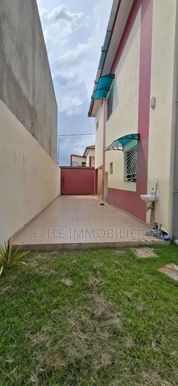4chbre Duplex dans Azur Signature, Grand-Bassam à Louer