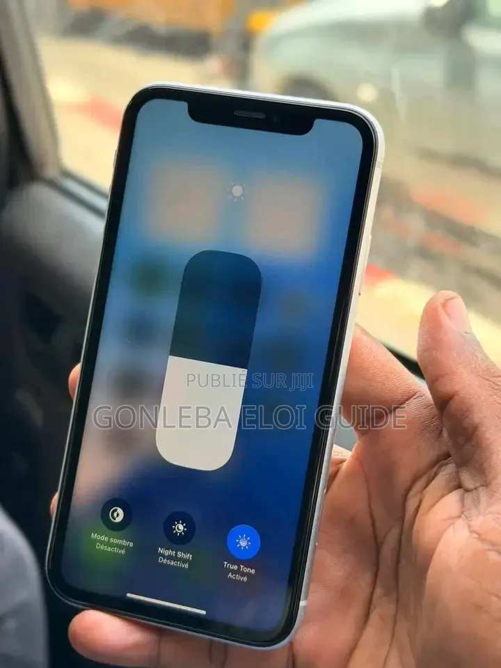Nouveau Apple iPhone XR 64 GB Blanc