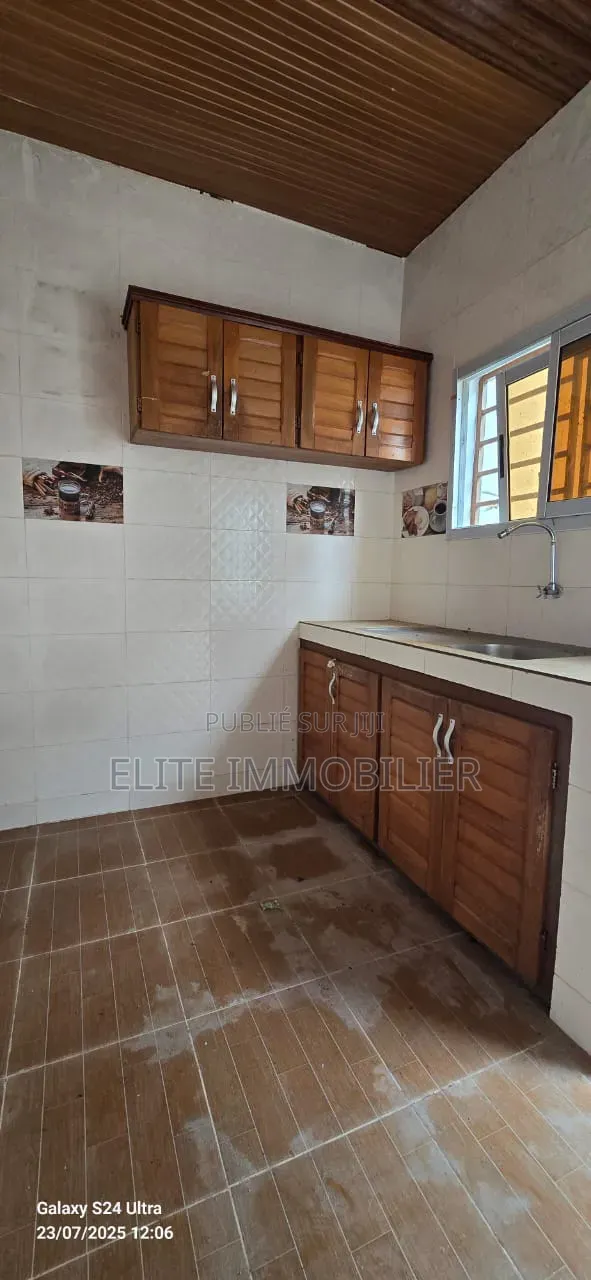 3chbre Villa dans Modeste, Grand-Bassam à Vendre