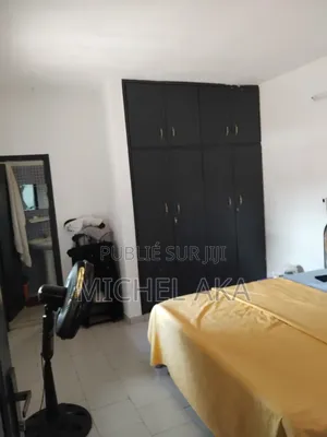 1chbre Appartement dans 2 Pièces, Deux Plateaux à Louer