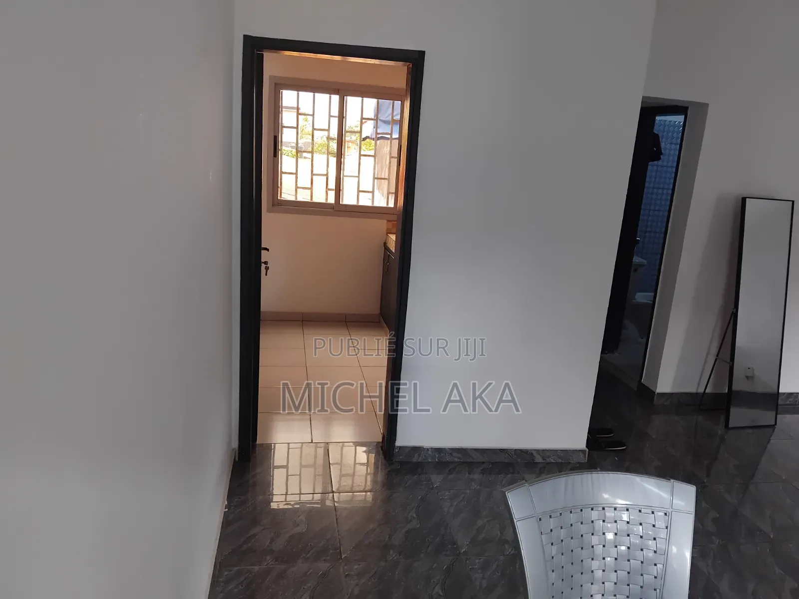 1chbre Appartement dans 2 Pièces, Deux Plateaux à Louer