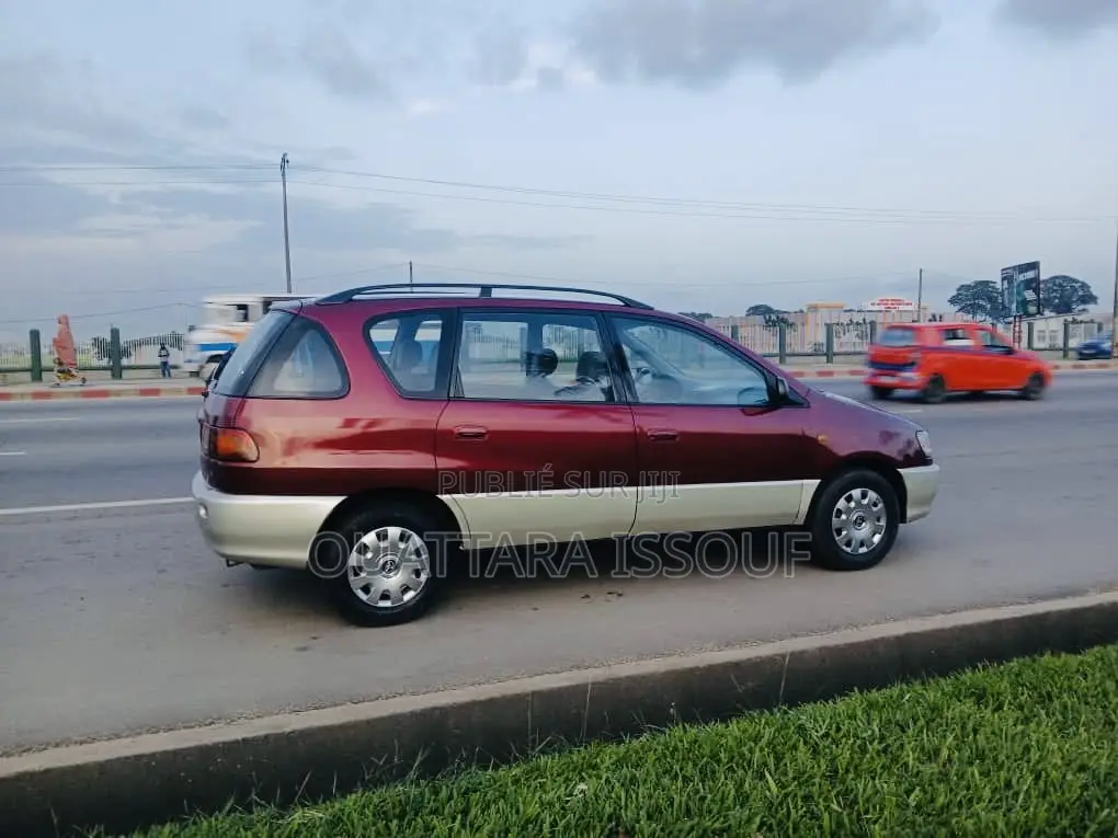 Toyota Picnic 2.0 FWD 2004 Rouge