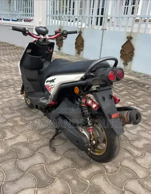 Nouveau Yamaha Crux 2012 Noir