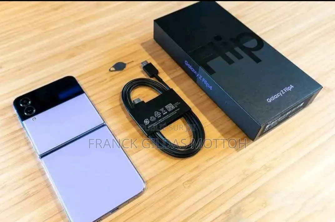 Nouveau Samsung Galaxy Z Flip4 256 GB Bleu