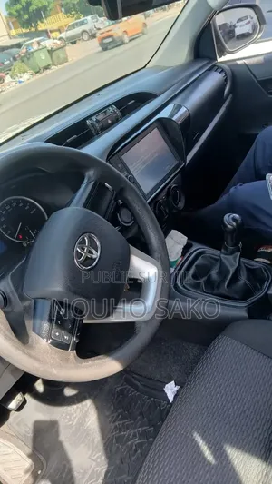 Toyota Hilux 2022 Gris