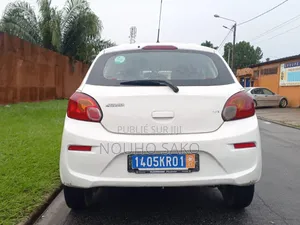 Mitsubishi Spacestar 2016 Blanc