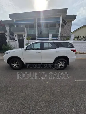 Toyota Fortuner 2022 Blanc