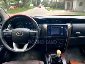 Toyota Fortuner 2021 Noir