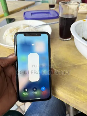 Nouveau Apple iPhone XR 64 GB Noir