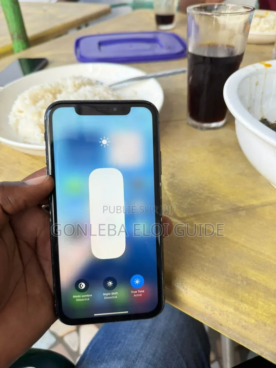 Nouveau Apple iPhone XR 64 GB Noir